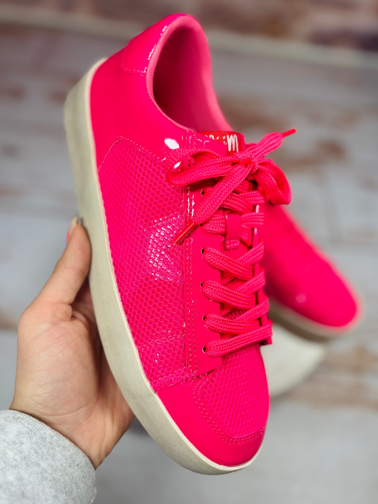 Billie Shiny Mesh Sneaker