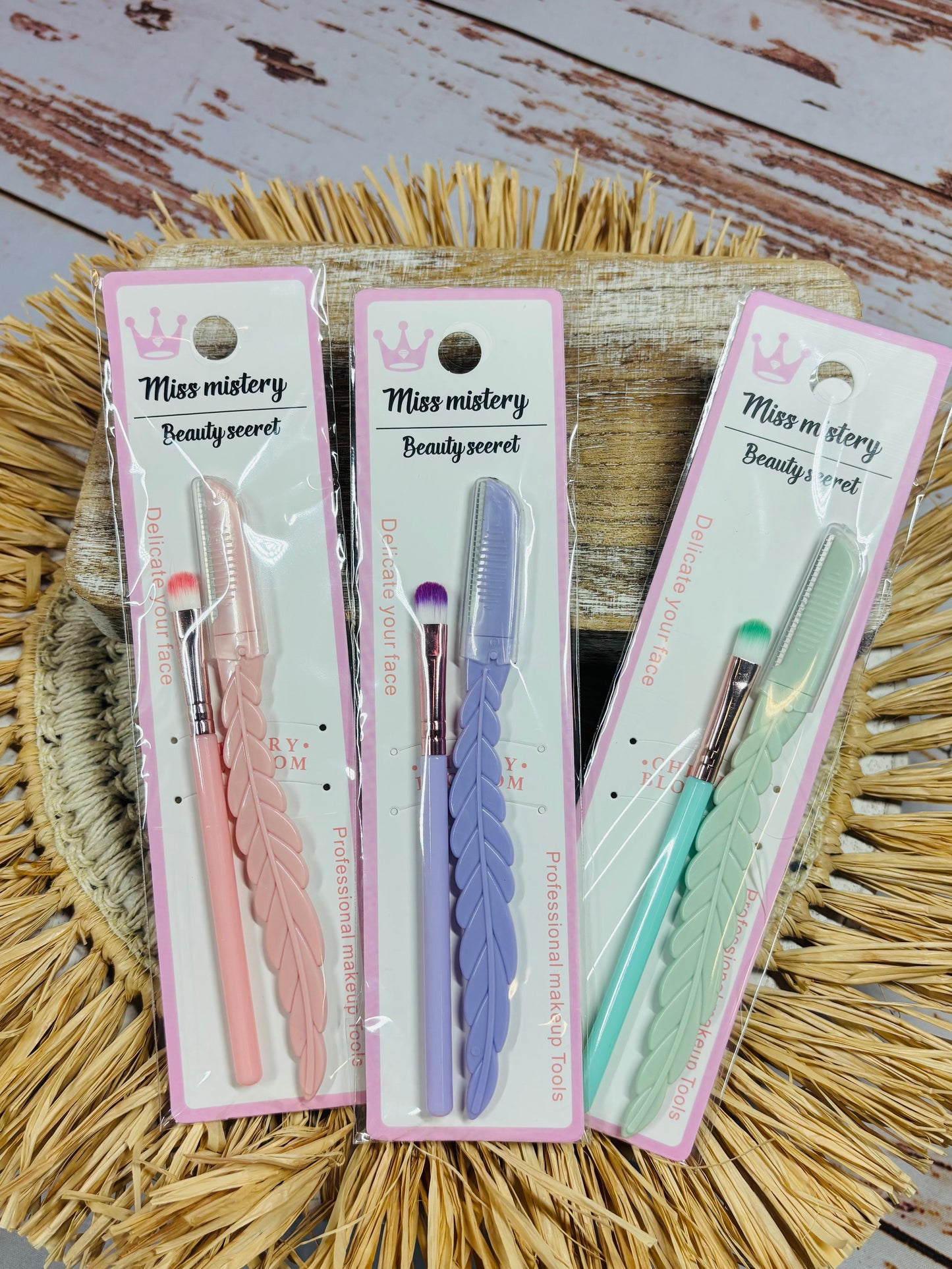 Eyebrow Brush & Razor Set